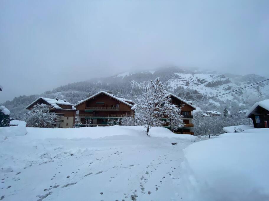 Little Canadian Lodge, Limone Limone Piemonte Bagian luar foto